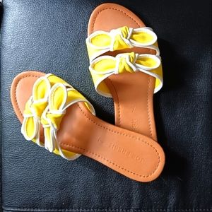 Yellow Slides for summer + indoors. Perfect for school or dorm or office.
